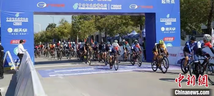 澳門管家婆與中澳情緣，澳門管家婆與中澳情緣的傳奇故事